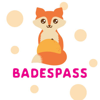 Süßer BI KIDS Fuchs mit Schwamm und Seifenblasen, darunter pinker Schriftzug ‚BADESPASS‘ – kindgerechtes Badeprodukt.
