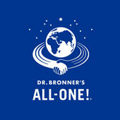 Dr. Bronner’s Logo mit Weltkugel in Händen – nachhaltige Naturkosmetik mit All-One-Philosophie