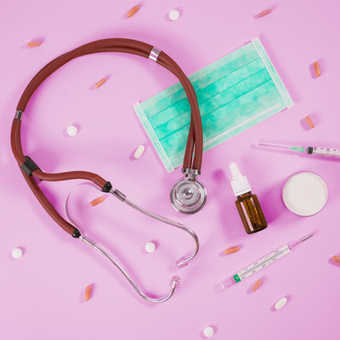 Icon Gesundheit – Stethoskop und Tabletten, Gesundheitsprodukte für Wohlbefinden und Pflege.