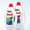 Zwei Persil Flüssigwaschmittel: Universal & Color mit rotem Verschluss – starke Reinigung & Farbschutz für jede Wäsche. Link zur Markenseite/Flüssigwaschmittel