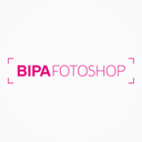 BIPA Fotoshop Logo in Pink und Weiß mit Kamera-Rahmen – Markenlogo für Fotoprodukte und Geschenke.