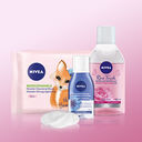 NIVEA Gesichtsreinigung mit Micellar Water, Rose Touch Waschgel & Reinigungstüchern auf rosa Hintergrund. - Link zur Markenseite/Gesichtsreinigung