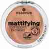 Bild: essence Mattifying Compact Powder soft beige