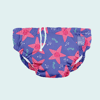 Baby-Schwimmwindel mit rosa Seestern-Muster auf Blau, verstellbarem Kordelzug.