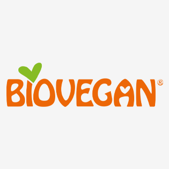 Biovegan Logo mit grünem Herzsymbol und orangefarbener Schrift auf weißem Hintergrund – Bio-Marke für vegane Produkte