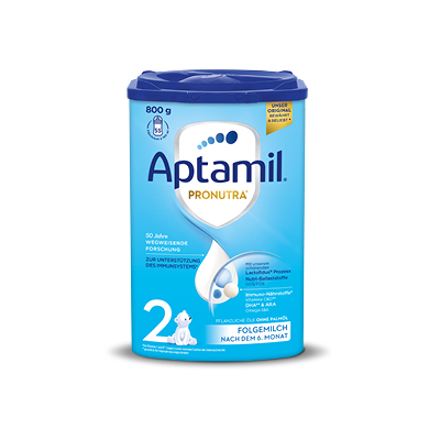 Aptamil Pronutra Folgemilch 2 – 800g Packung mit blauem Design, weißem Tropfen und Baby-Symbol. Link zu Markenseite/Folgemilch