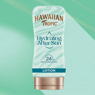 Hawaiian Tropic After Sun Lotion mit 24h-Feuchtigkeitspflege vor grünem Hintergrund – beruhigende Sommerpflege.