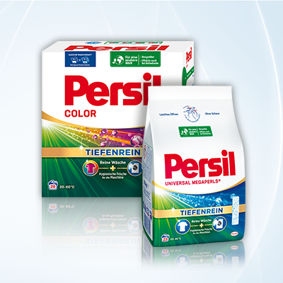 Zwei Persil Pulverwaschmittel für Bunt- & Universalwäsche auf weißem Hintergrund – kraftvolle Reinigung & Farbschutz. Link zur Markenseite/Pulverwaschmittel