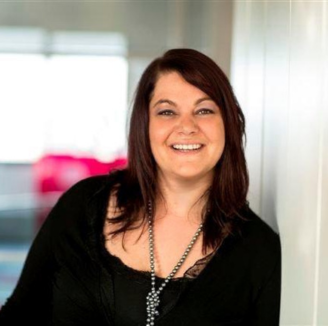 Das Bild zeigt Eva Paschinger