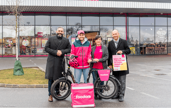 Foodora Geschäftsführer Alexander Gaied und BIPA Geschäftsführer Andreas Persigehl freuen sich über das erweiterte Angebot. Copyright: Robert Harson
