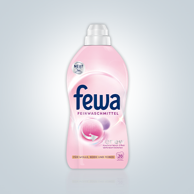 Fewa Feinwaschmittel in rosa Flasche, 1,5 L – sanfte Pflege für empfindliche Textilien & Farben. Link zur Markenseite/Feinwaschmittel