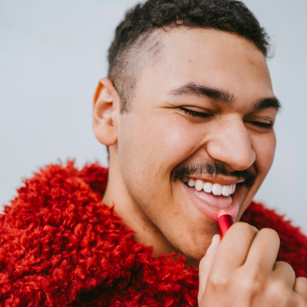 Dekorative Kosmetik für Teint, Augen und Lippen, Beauty-Look für jeden Anlass. - Link zu Make-Up