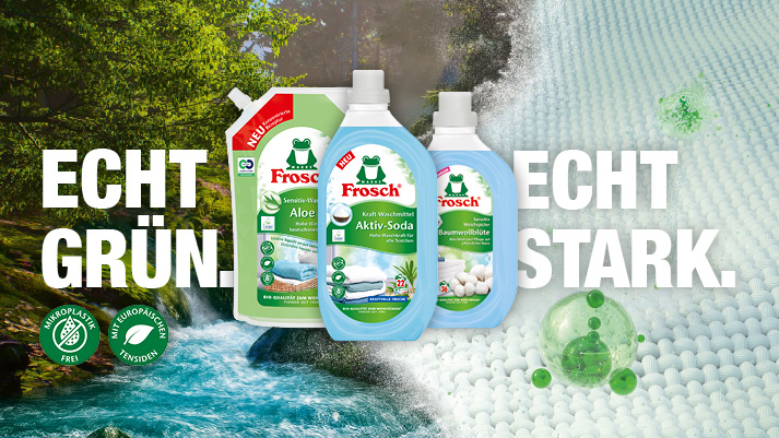 Frosch Spülmittel Produkte mit Schriftzug echt grün echt stark vor Naturkulisse, zeigen nachhaltige Wirkung und starke Reinigung