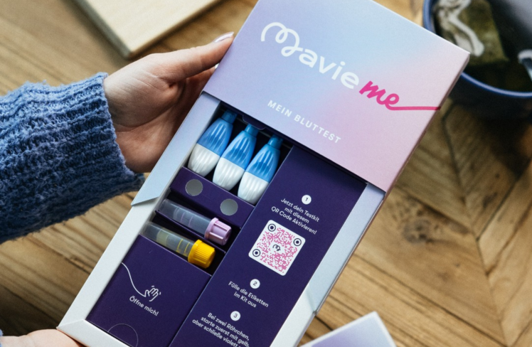 Blutprobe zuhause entnehmen Mavie Me Bluttest für zuhause Verpackung mit allen Inhalten zum Bluttesten