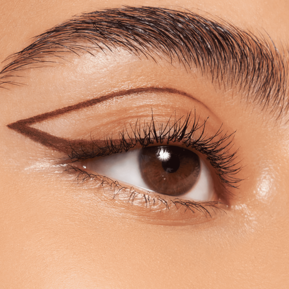 Bild: essence STAY & PLAY GEL EYELINER POT