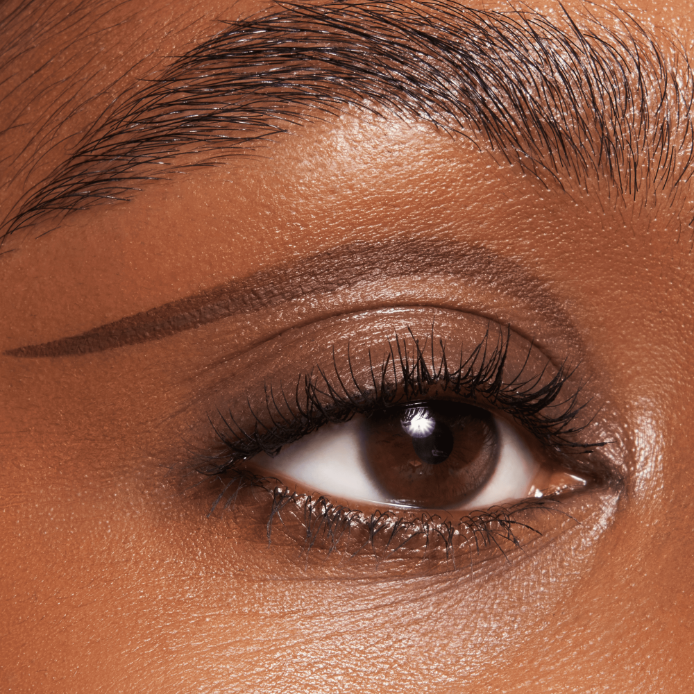 Bild: essence STAY & PLAY GEL EYELINER POT
