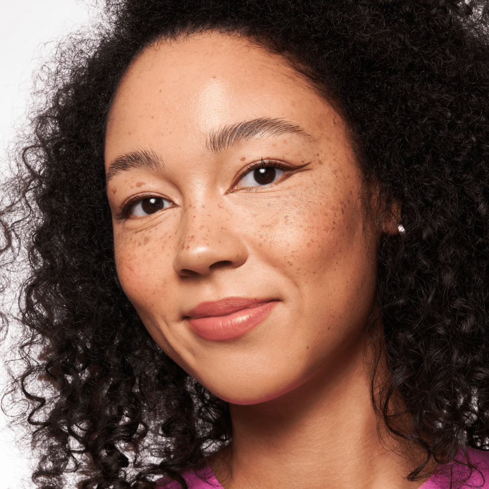Bild: essence STAY & PLAY GEL EYELINER POT