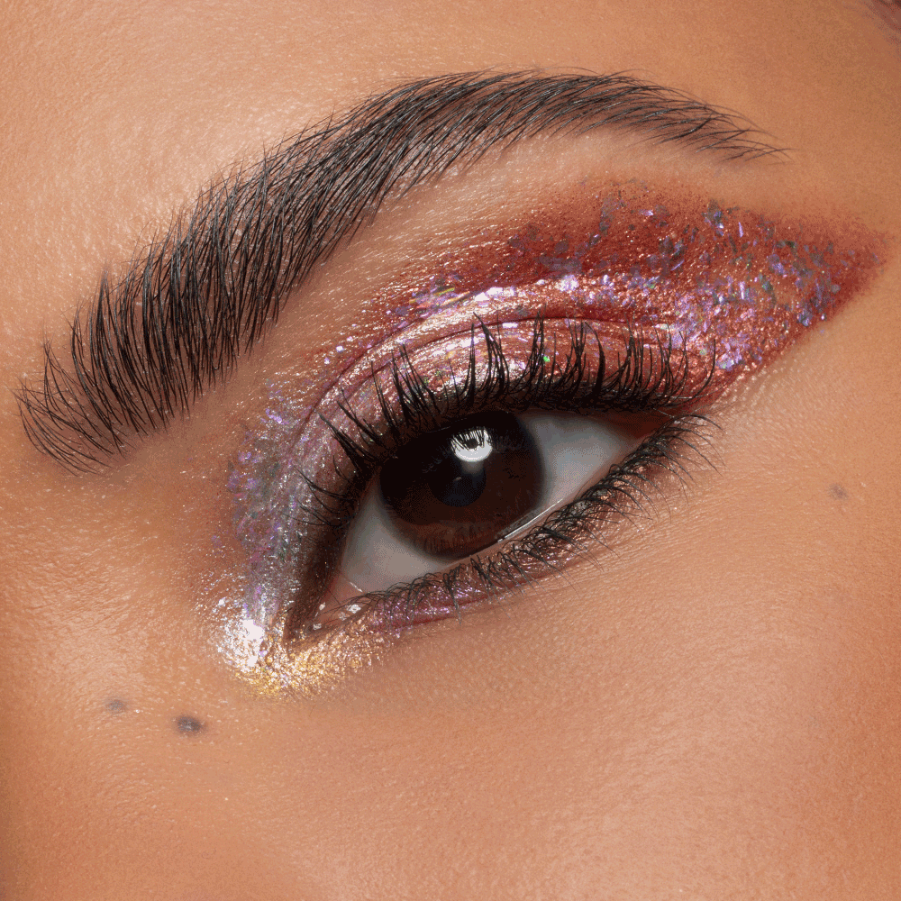 Bild: essence Lidschatten Topper Multichrome Flakes