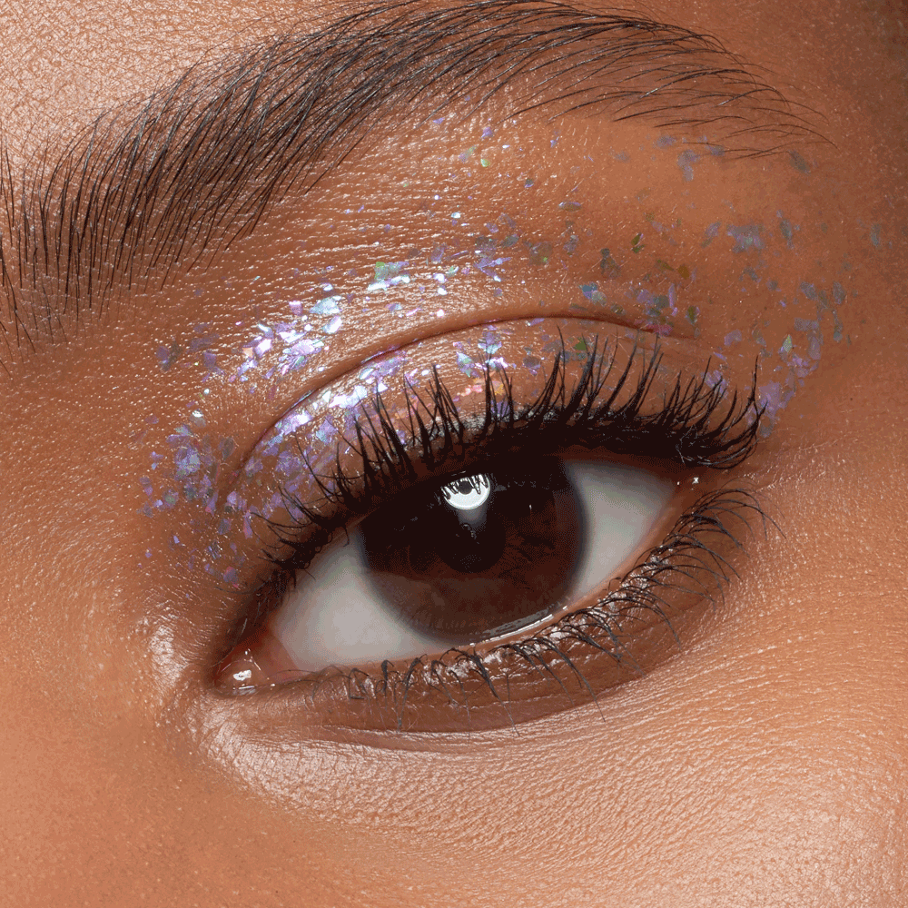 Bild: essence Lidschatten Topper Multichrome Flakes