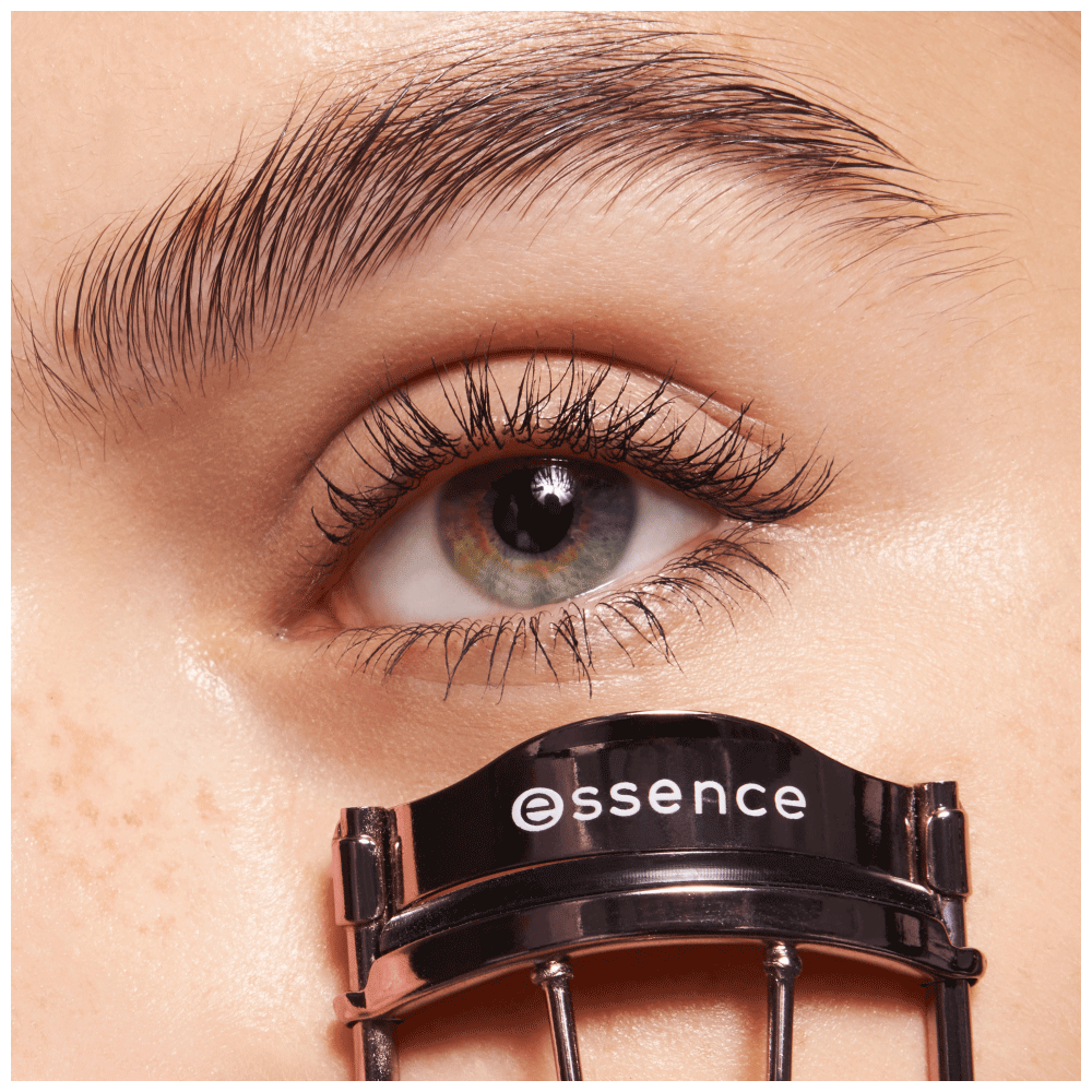 Bild: essence Wimpernzange