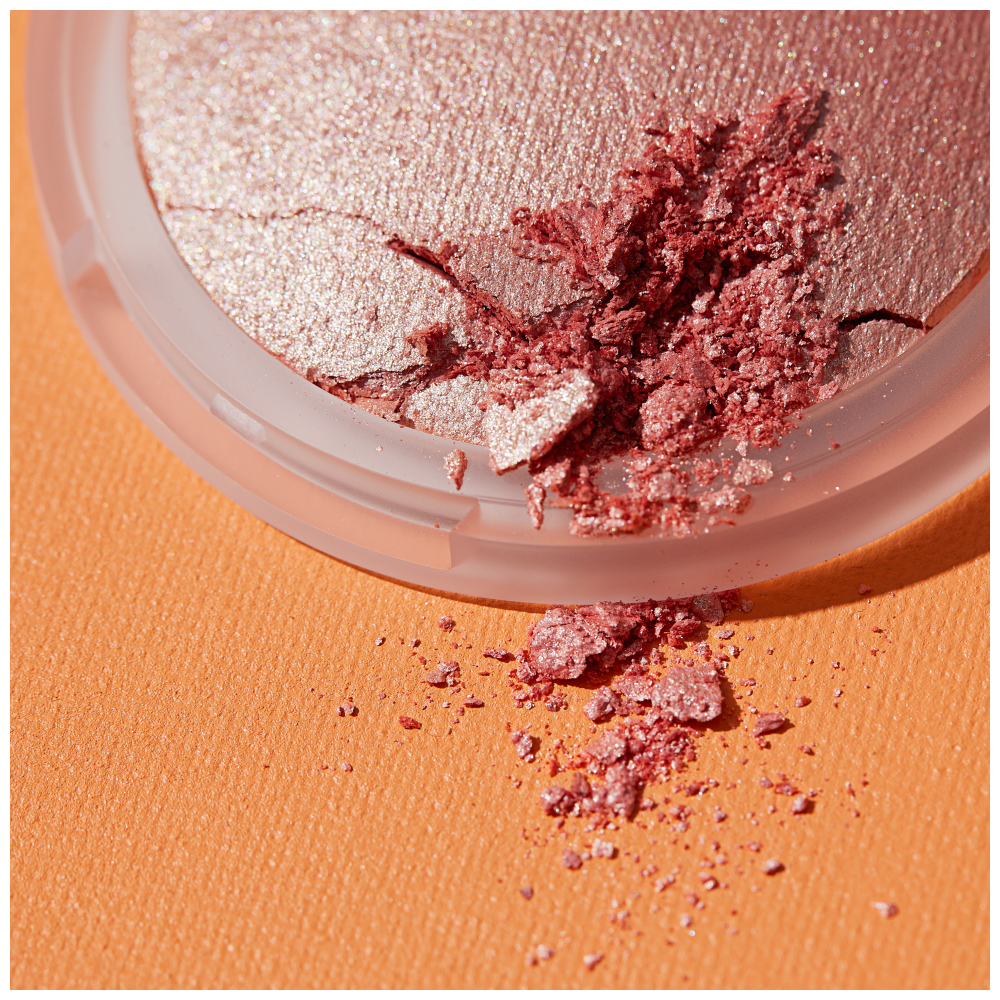 Bild: essence Got A Crush On Apricots Baked Highlighter 