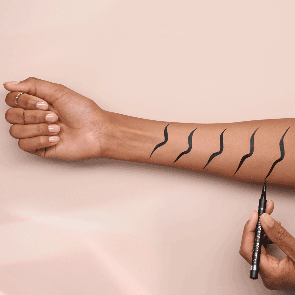 Bild: Catrice Calligraph Pro Precise 20H Matte Liner
