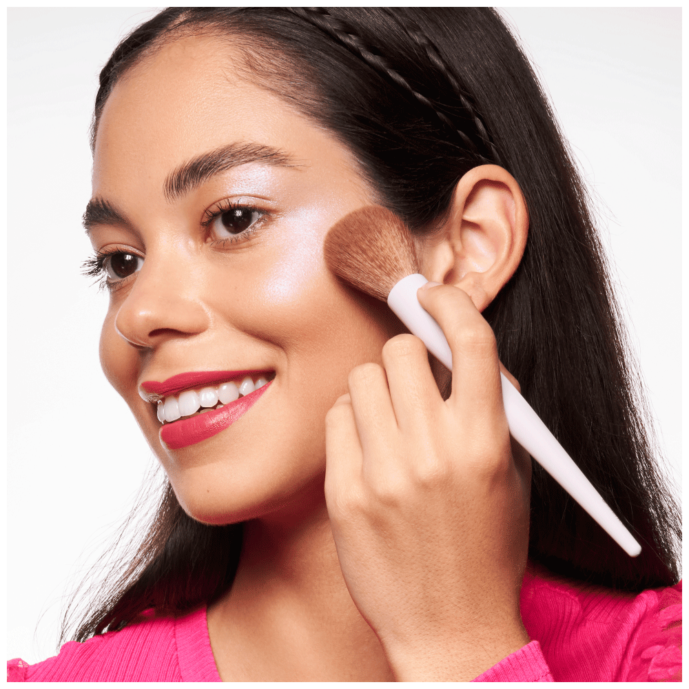Bild: essence Blush & Highlighter Pinsel