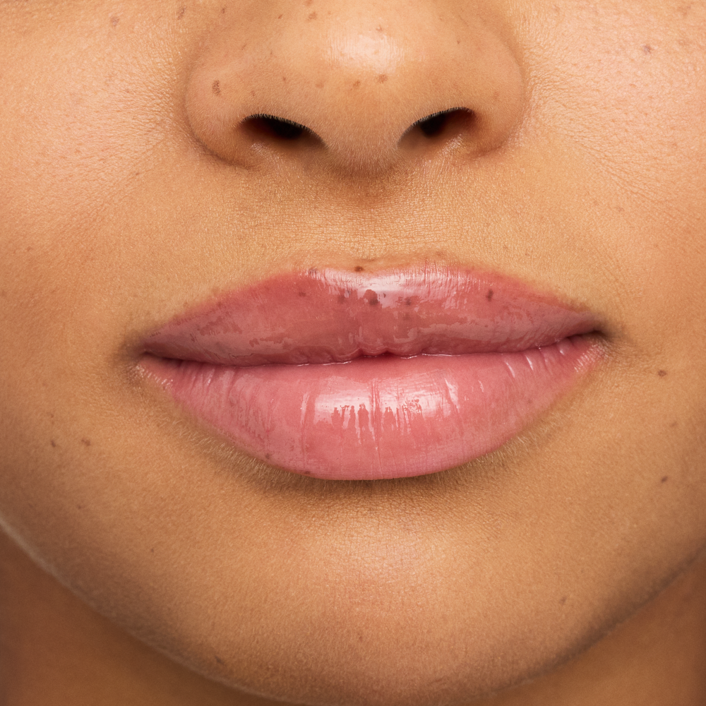 Bild: essence the super peptide glossy lip treatment 03