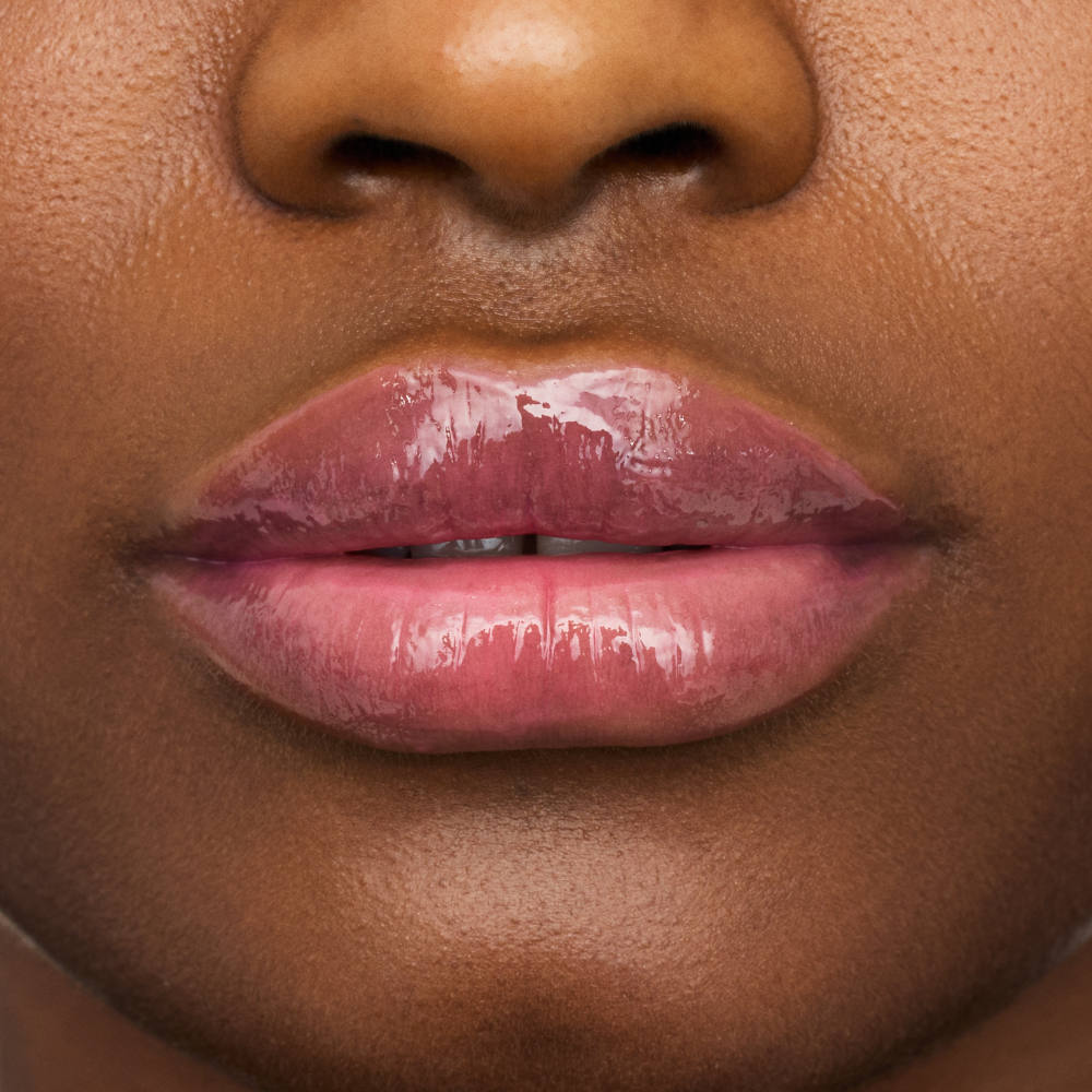 Bild: essence the super peptide glossy lip treatment 04
