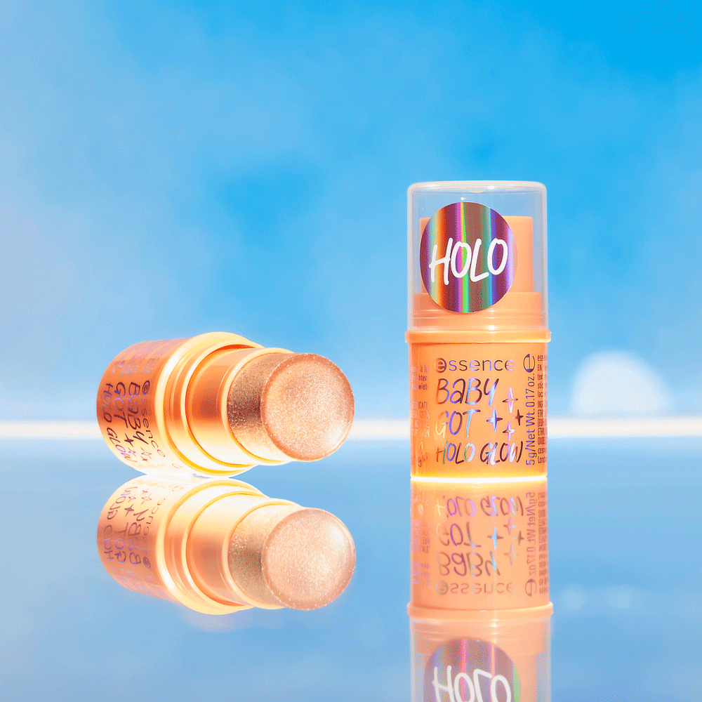 Bild: essence BABY GOT HOLO GLOW highlighter stick Holy Apricotly