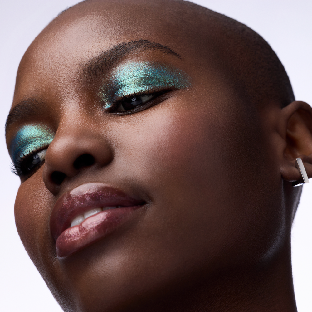 Bild: Catrice Space Glam Chrome Eyeshadow 060