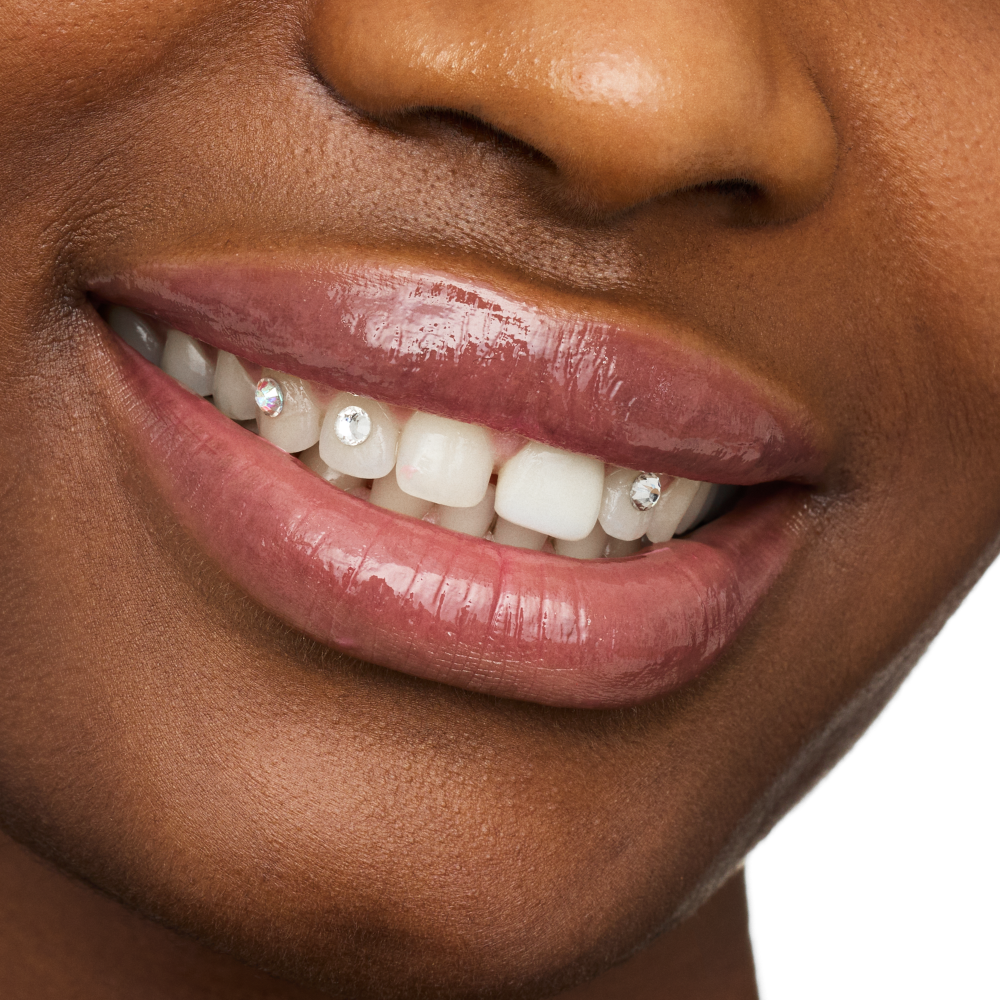 Bild: essence the super peptide glossy lip treatment 03