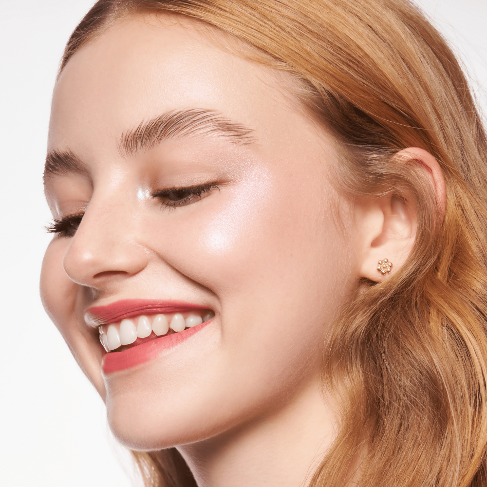 Bild: essence SKIN tint 10