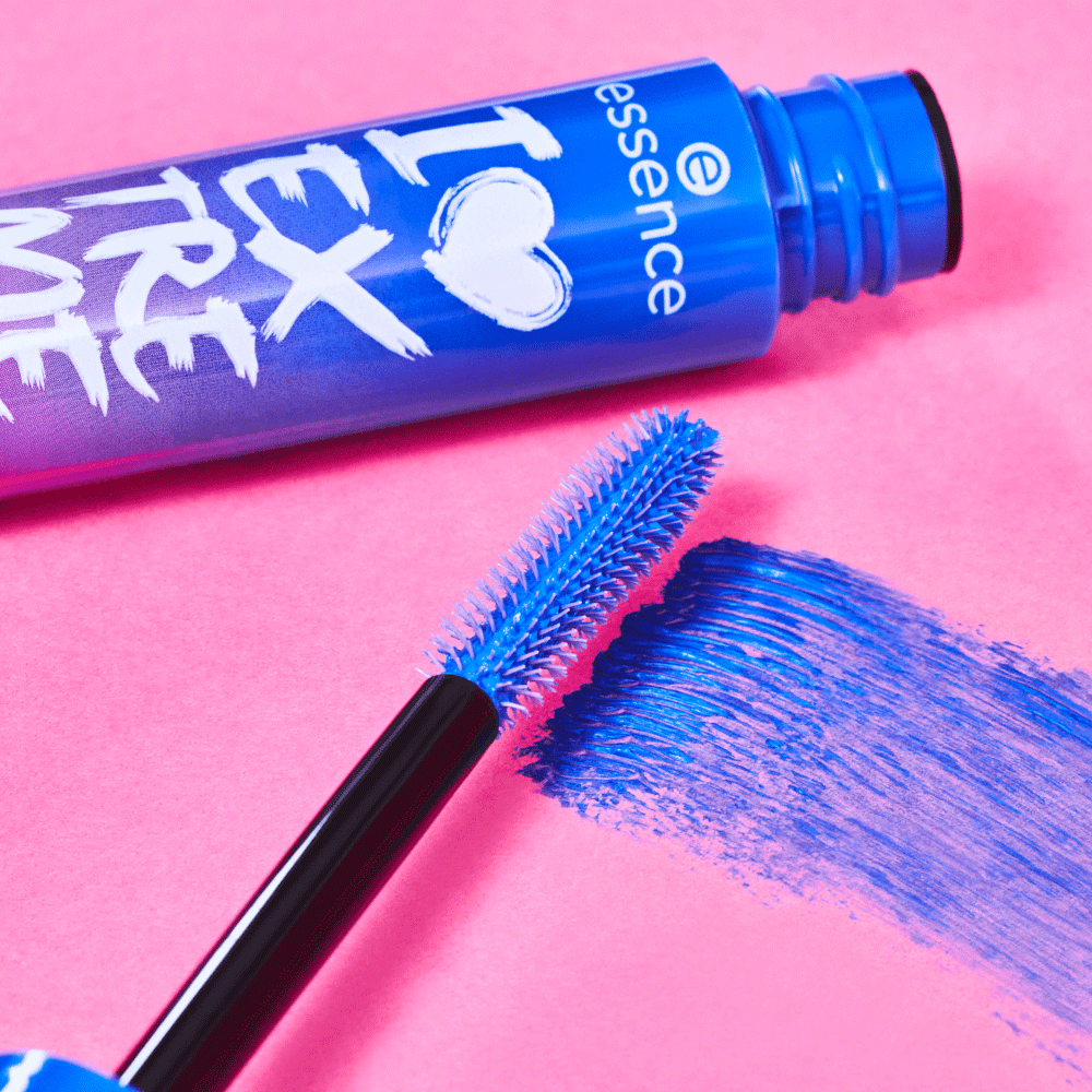 Bild: essence I Love Extreme Blue Crazy Volume Mascara Blau