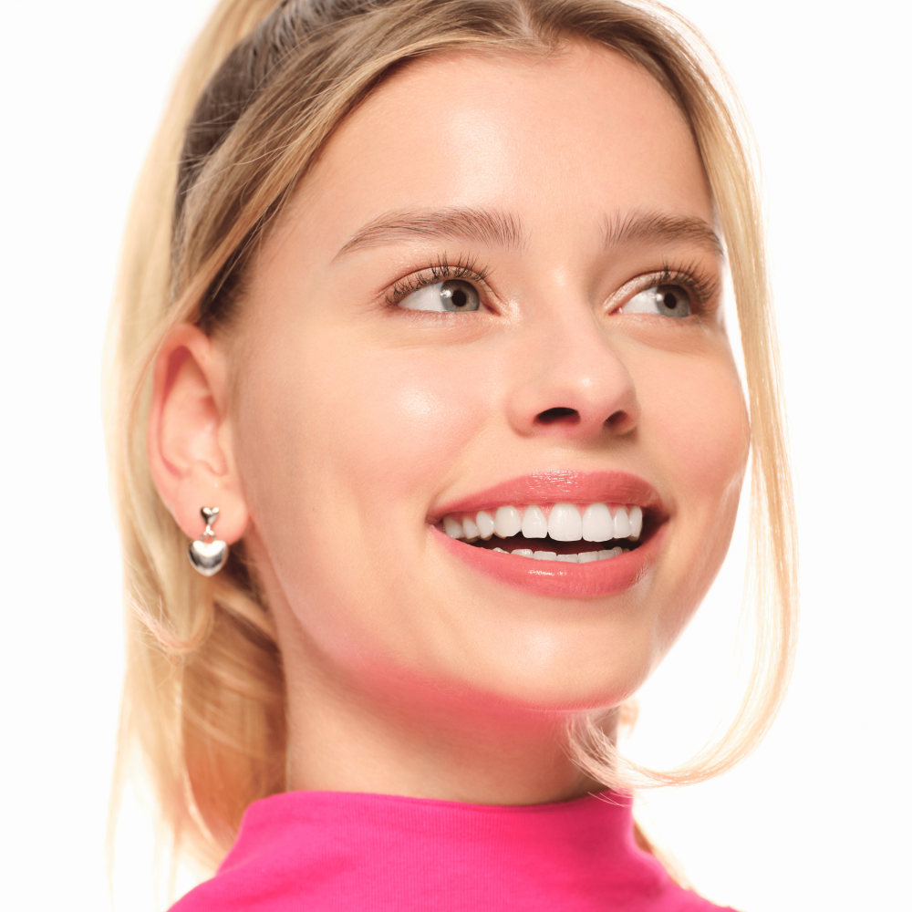 Bild: essence GLOSSY GLAZE high shine lipstick 01