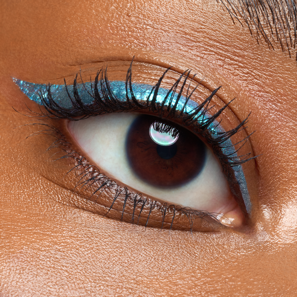 Bild: Catrice Space Glam Liquid Effect Eyeliner 030