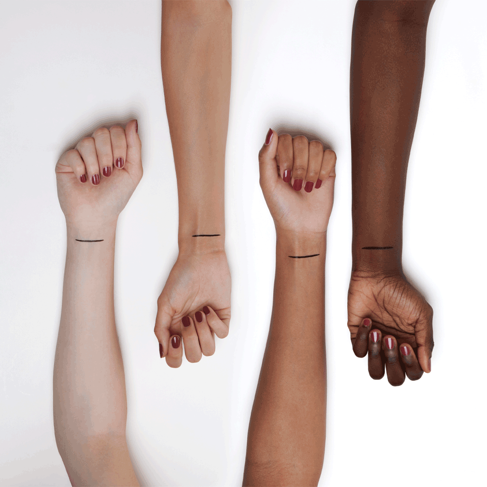 Bild: essence Eyeliner Pen Waterproof