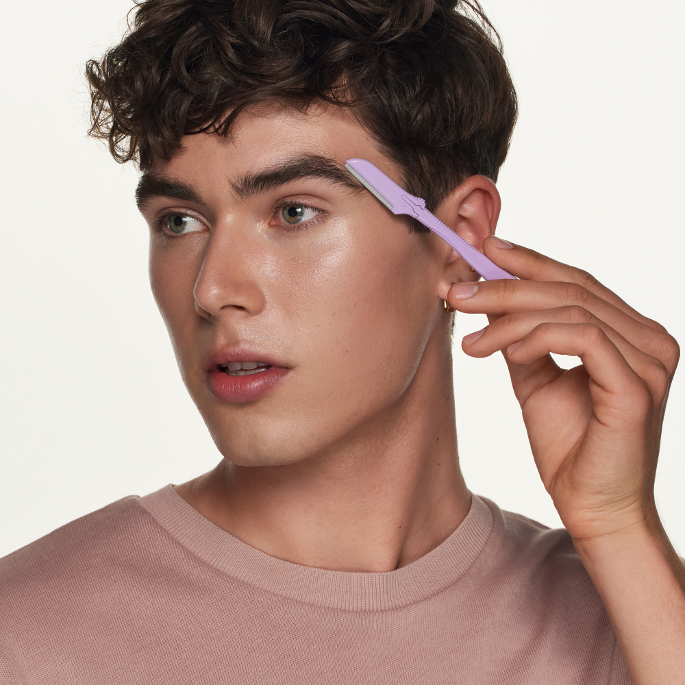 Bild: essence Augenbrauenformer