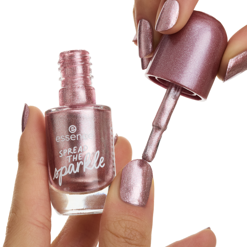 Bild: essence gel nail colour SPREAD THE sparkle