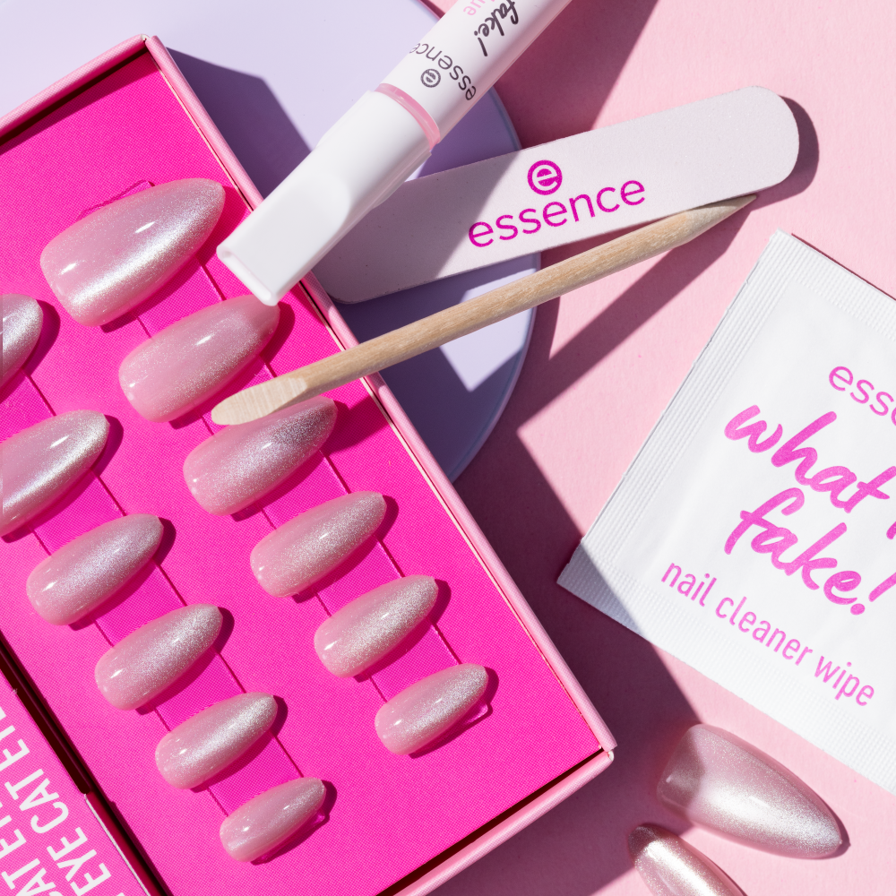 Bild: essence what the fake! PRESS-ON NAILS manicure set CAT EYE 02