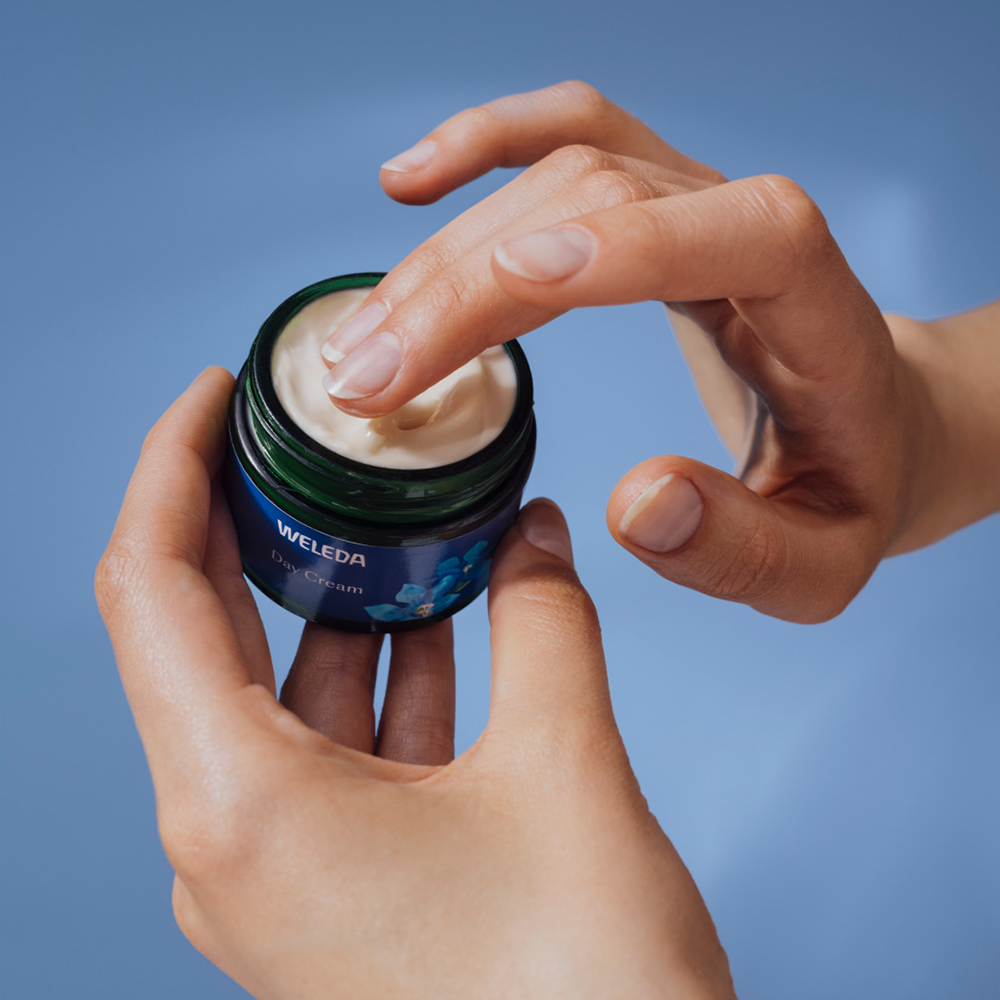 Bild: WELEDA Festigende Nachtpflege Blauer Enzian und Edelweiss 