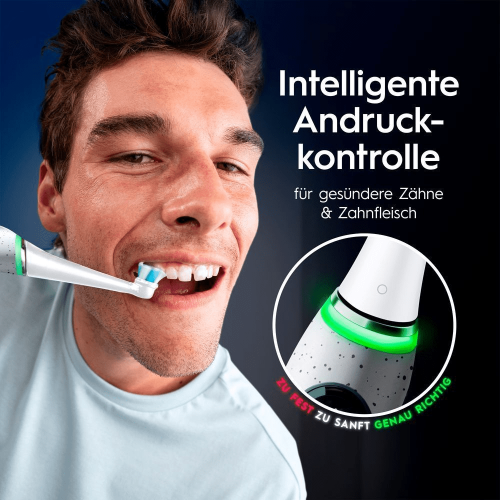 Ein Mann putzt sich die ZÃ¤hne mit einer Oral-B ZahnbÃ¼rste, wobei die grÃ¼ne Andruckkontrollanzeige fÃ¼r den richtigen Druck leuchtet.