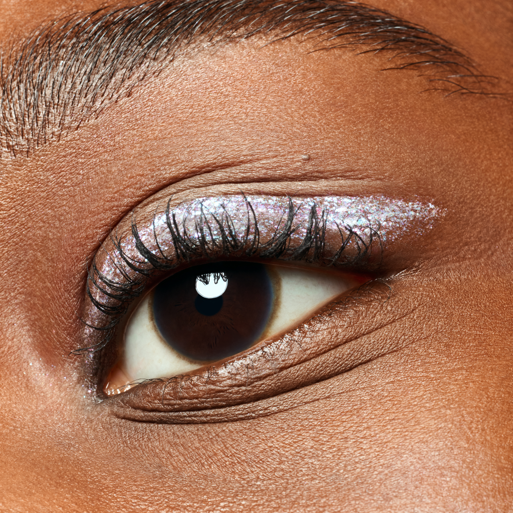 Bild: essence JELLY JEWELS glitter eyeshadow topper 02