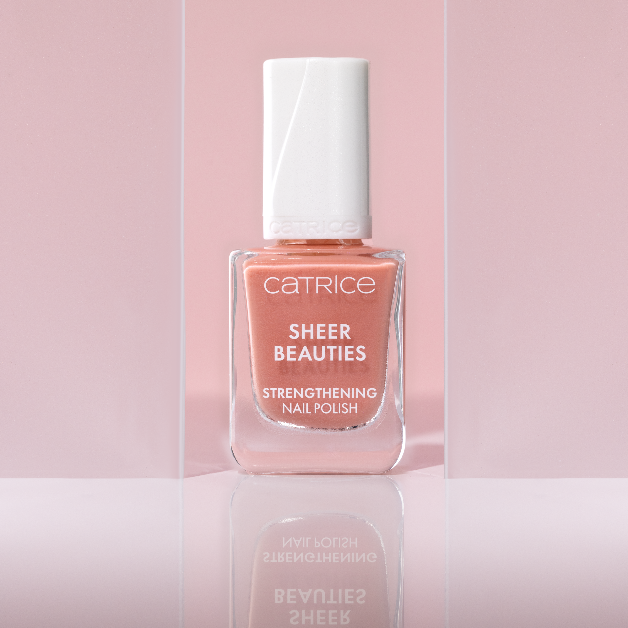 Bild: Catrice Sheer Beauties Strengthening Nail Polish Peonies, Please! 050