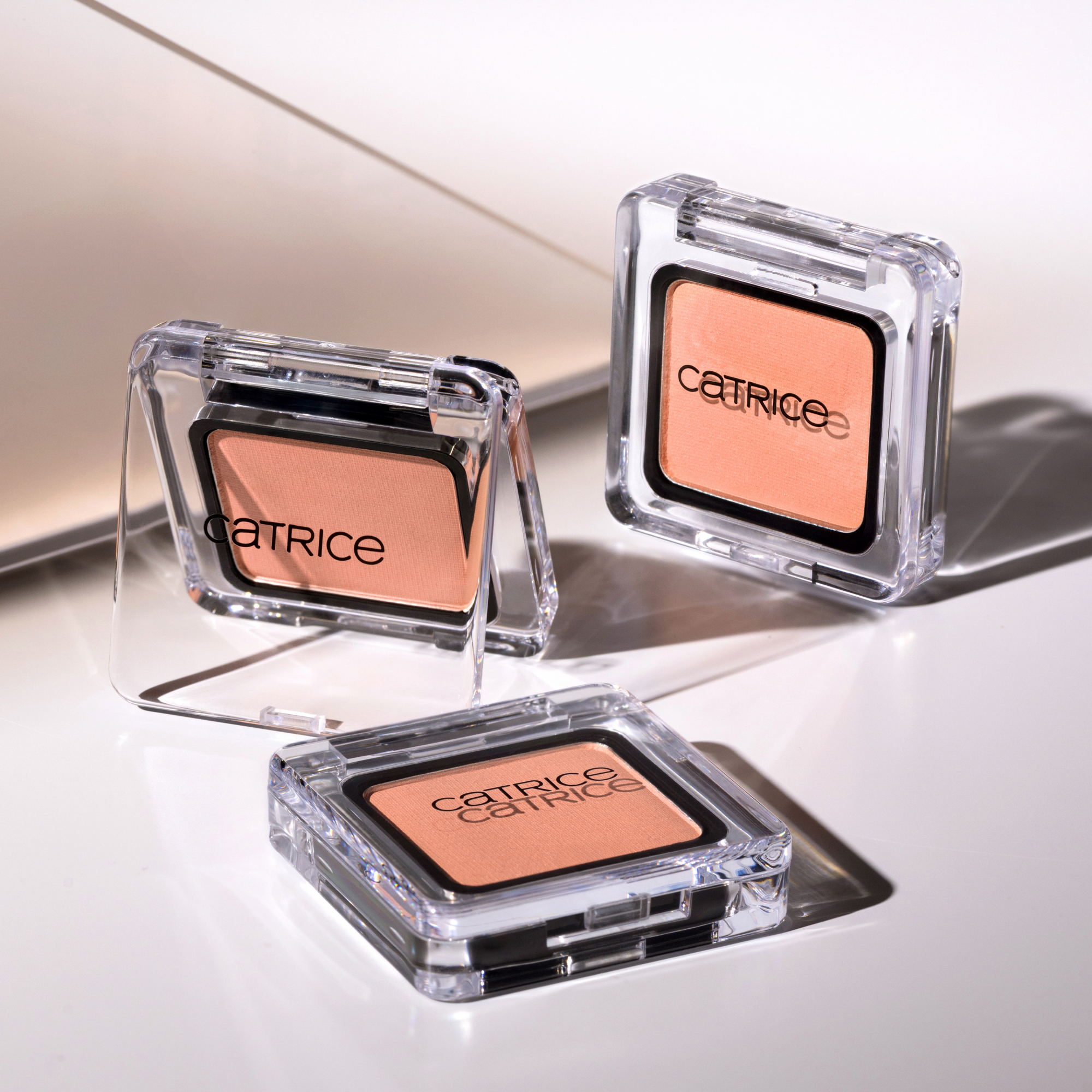 Bild: Catrice Art Couleurs Eyeshadow Apricot Touch Apricot Touch