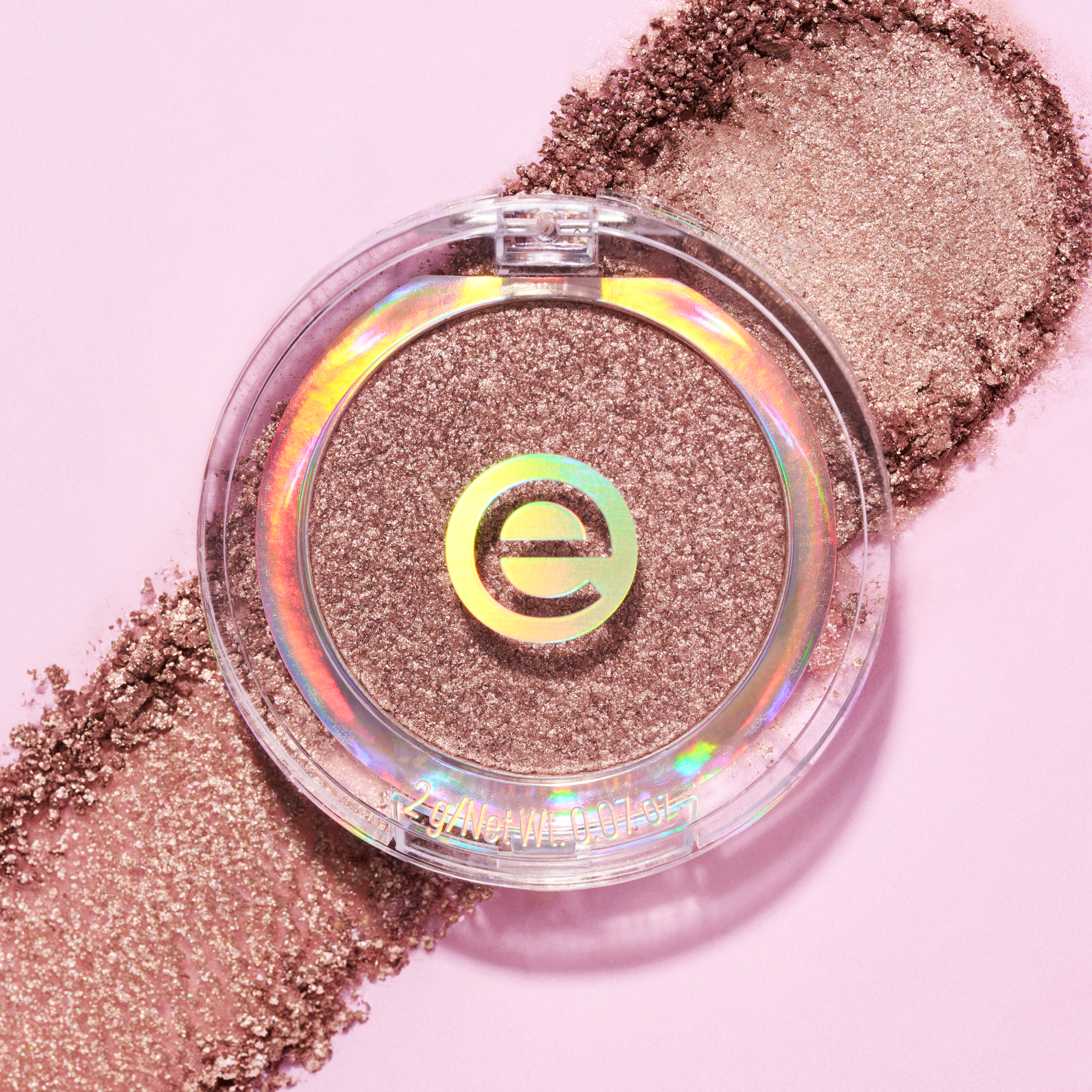 Bild: essence mono eyeshadow pearly Silky Taupe 02