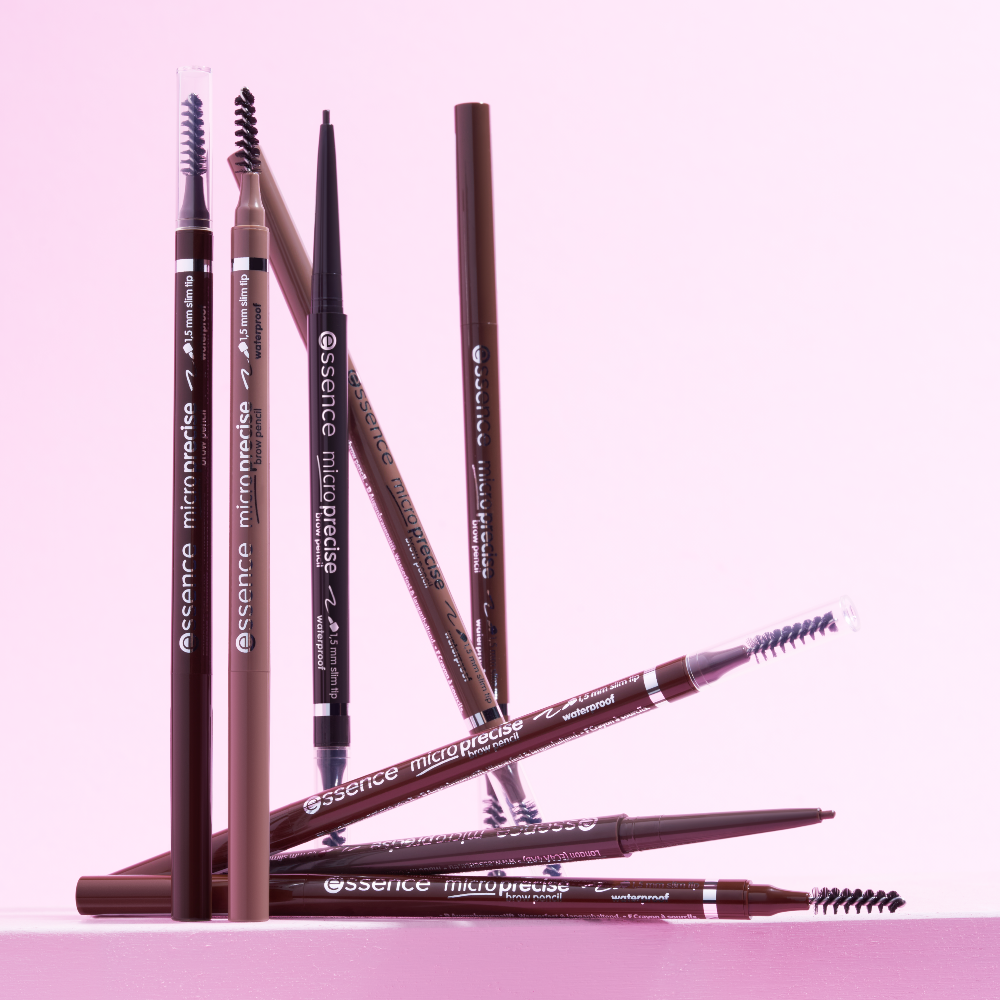 Bild: essence micro precise brow pencil Dark Brown 06
