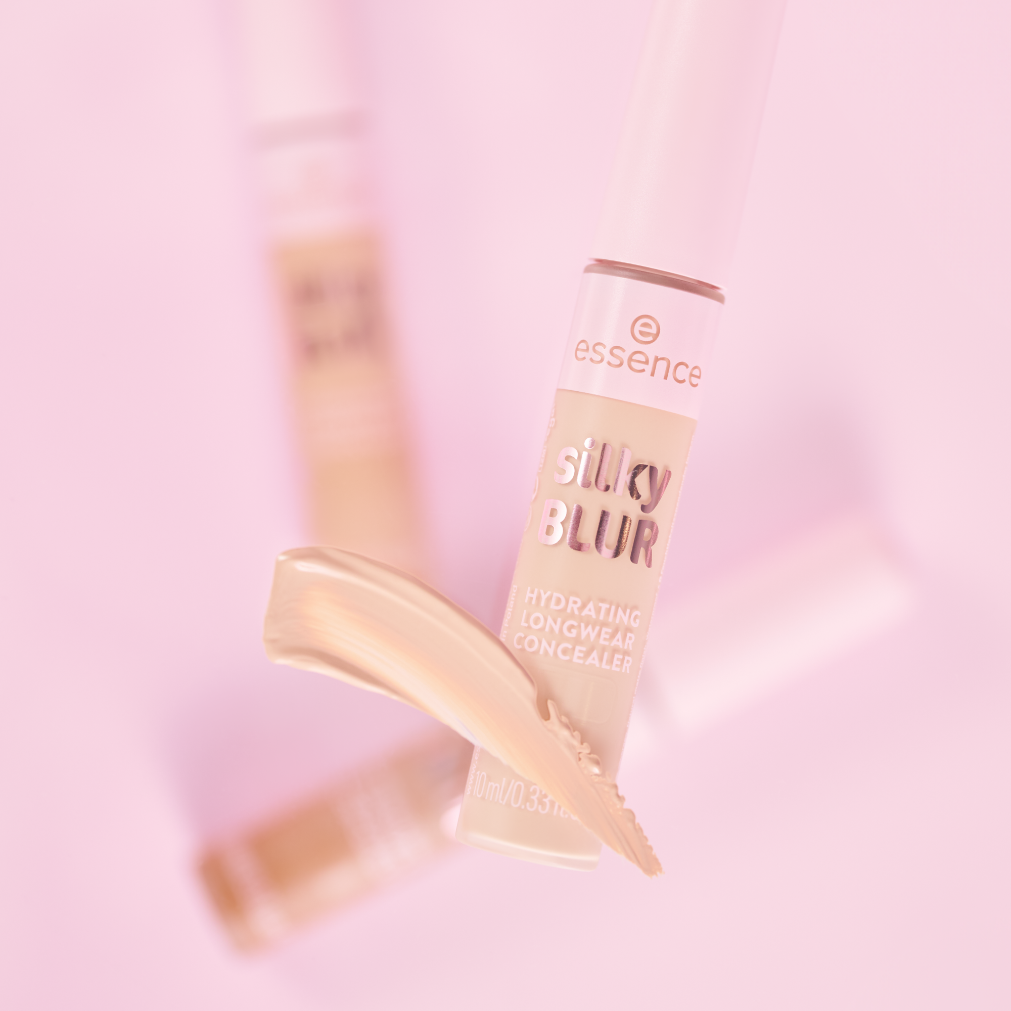 Bild: essence Silky BLUR HYDRATING LONGWEAR FOUNDATION 158