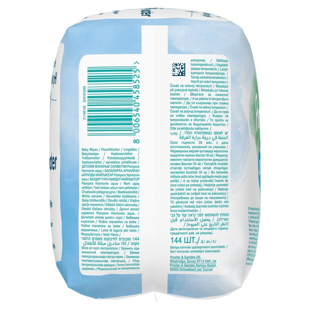 Pampers Harmonie Aqua Feuchttücher, Verpackung mit Hinweis zur Lagerung bei Raumtemperatur in mehreren Sprachen. [EN] Pampers Harmonie Aqua baby wipes packaging, highlighting the instruction to store at room temperature. [RO] Pampers Harmonie Aqua, pachet cu șervețele umede pentru bebeluși, cu instrucțiuni de păstrare la temperatura camerei. [SV] Pampers Harmonie Aqua våtservetter, förpackning med text på flera språk och uppmaning att förvara i rumstemperatur. [IT] Pampers Harmonie Aqua, confezione di salviettine umidificate per bambini, evidenziando la scritta "Harmonie aqua" e le traduzioni in diverse lingue. [HR] Pampers Harmonie Aqua vlažne maramice, pakiranje s oznakom "Baby Wipes" i uputama za čuvanje na sobnoj temperaturi. [CS] Pampers Harmonie Aqua dětské ubrousky, balení se 144 kusy, s instrukcemi pro skladování při pokojové teplotě. [HU] Pampers Harmonie Aqua baba törlőkendő csomagolása, kiemelve a "144 db" mennyiséget és a szobahőmérsékleten való tárolást. [SK] Pampers Harmonie aqua detské vlhčené obrúsky, balenie zdôrazňuje informáciu o skladovaní pri izbovej teplote. [SL] Pampers Harmonie aqua otroški robčki, poudarek na večjezičnem seznamu in navodilih za shranjevanje pri sobni temperaturi. [FI] Pampers Harmonie Aqua -vauvanpyyhkeiden pakkaus, jossa näkyy useita kieliversioita tuotteen nimestä ja säilytysohjeista. [NO] Pampers Harmonie Aqua våtservietter, pakning med informasjon om oppbevaring ved romtemperatur.;