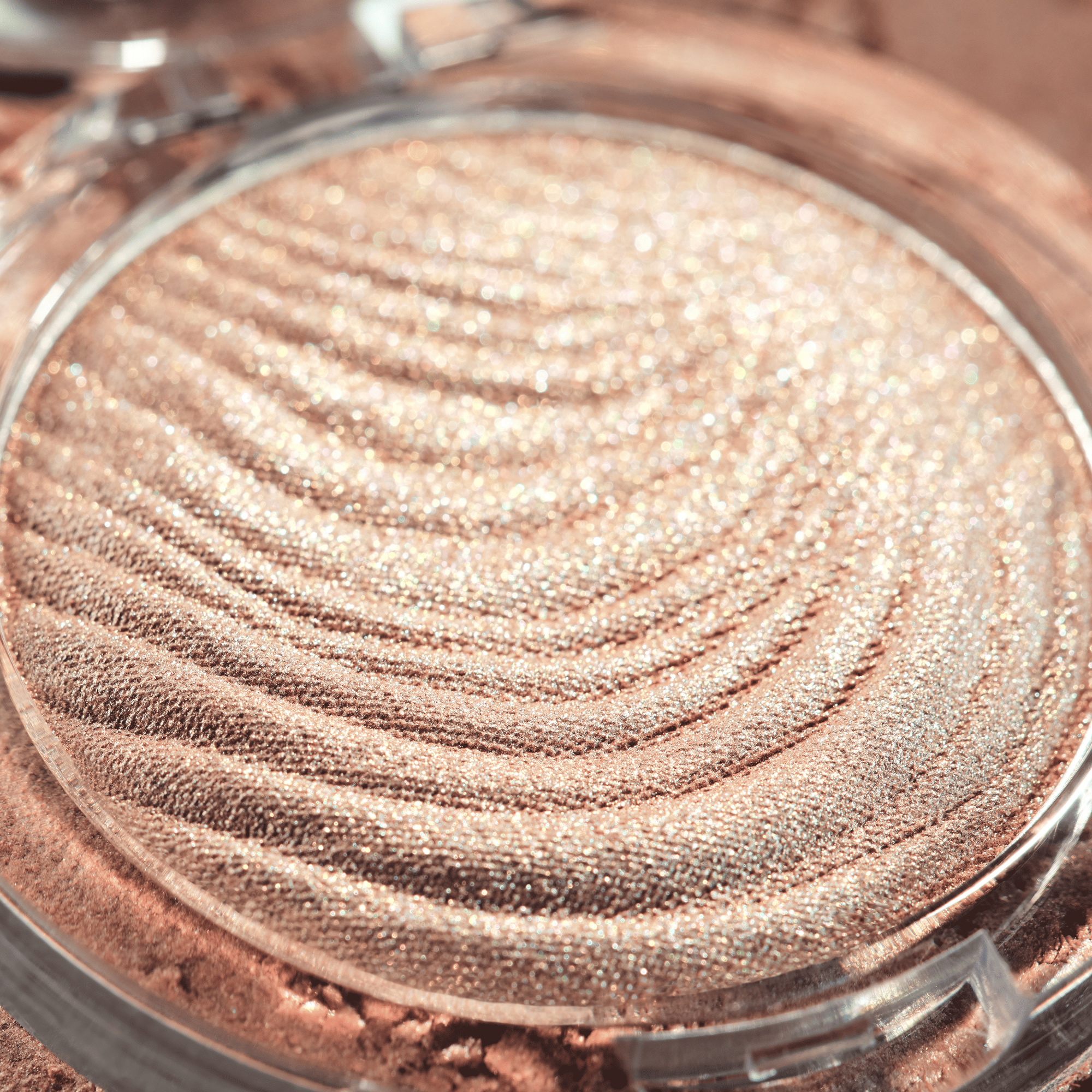 Bild: Catrice Aura Glam Bouncy Highlighter Moonlit Sand